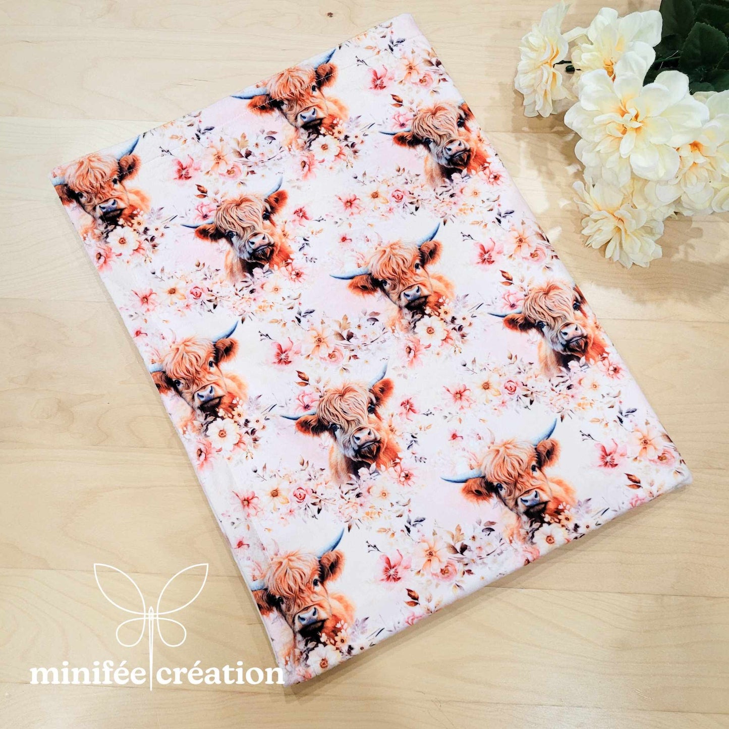 Doudou minky | Vaches higland sur fond rose